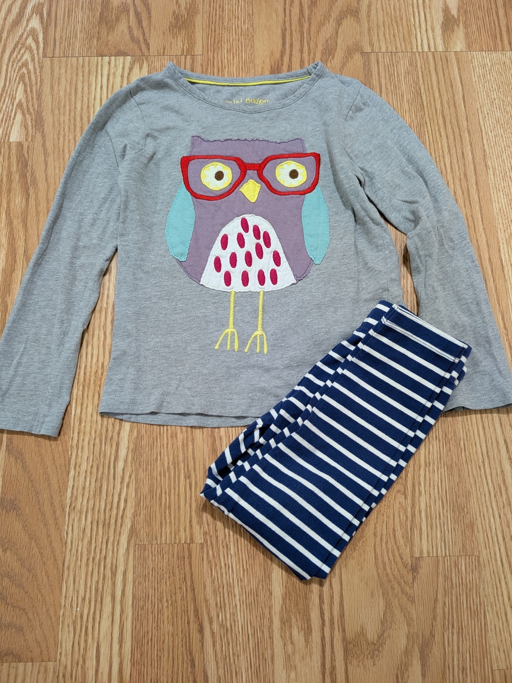 Mini Boden Owl Applique Top with Mini Boden Navy Striped Leggings 4-5Y